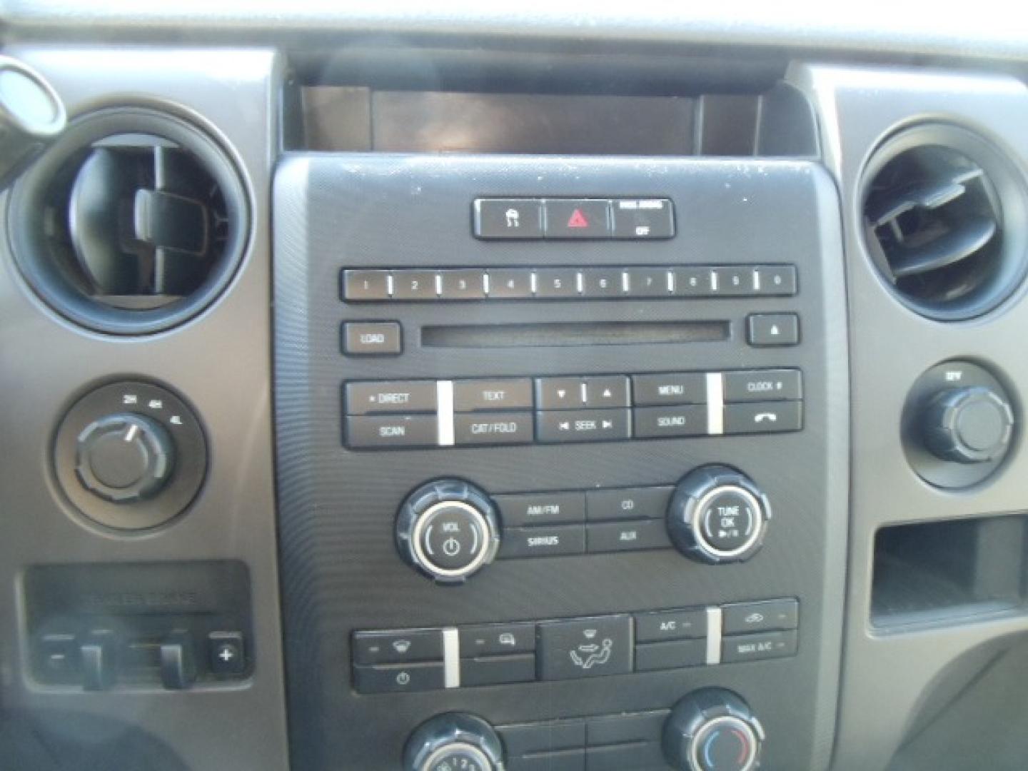 2010 White /Tan Ford F-150 XL (1FTVX1EV2AK) with an 5.4L V8 Gas engine, Automatic transmission, located at 5465 Highway 2 W., Columbia Falls, MT, 59912, (406) 892-4407, 48.352188, -114.240929 - Photo#19